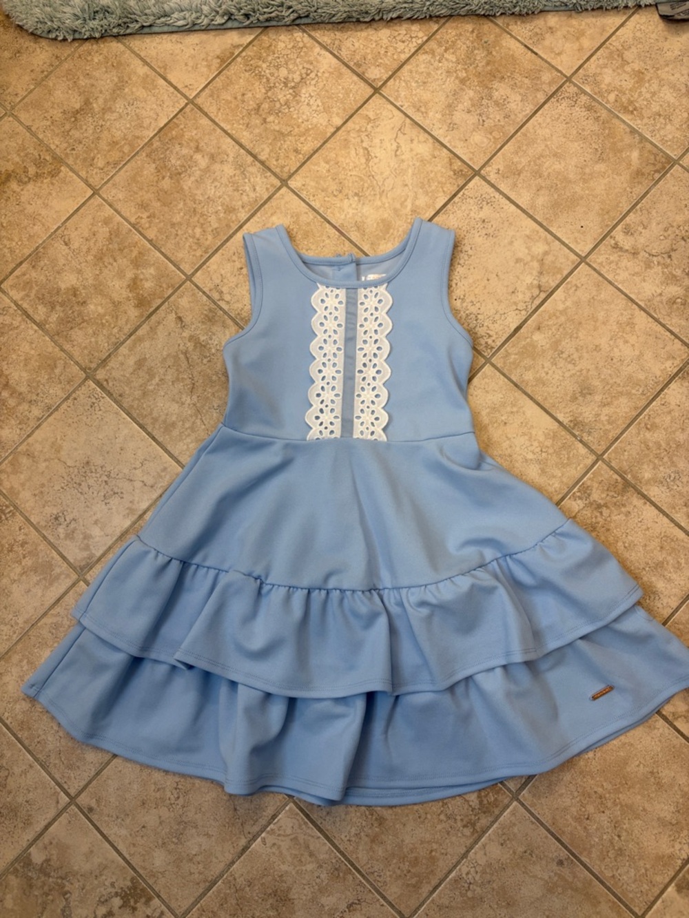 Tahari  Girls Light Blue Tiered Lace-Trim Dress size 5 , never worn